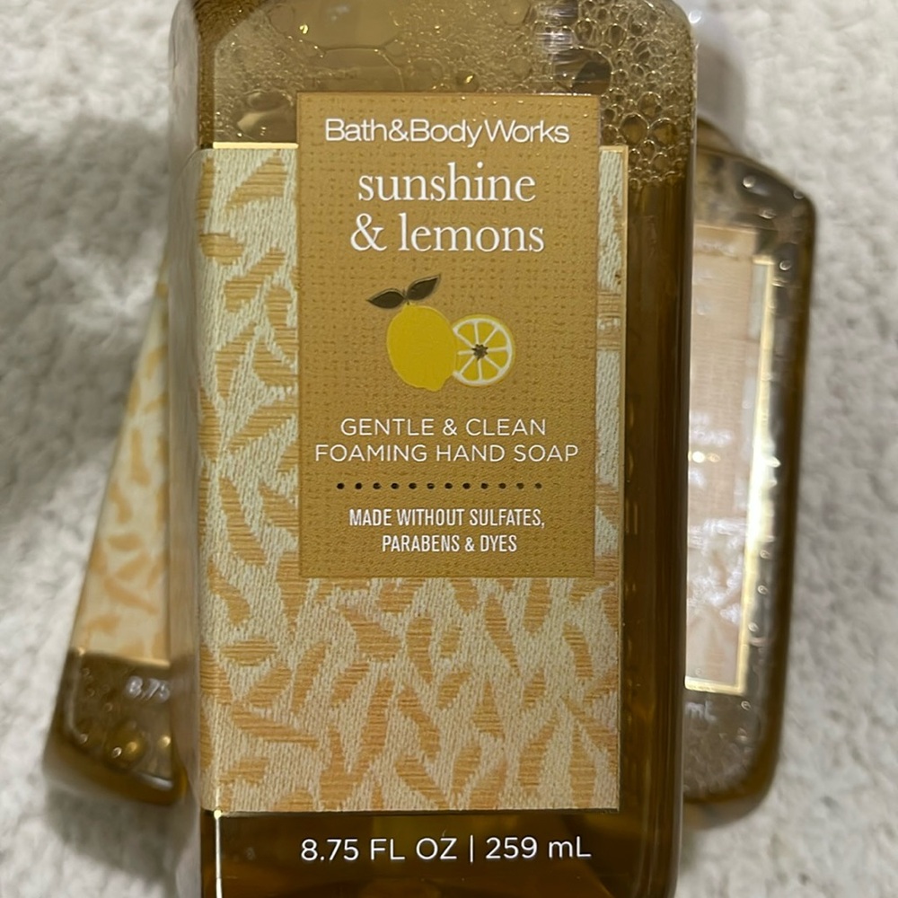 NEW- Bath & Body Works. Sunshine & Lemons - Picture 2 of 3